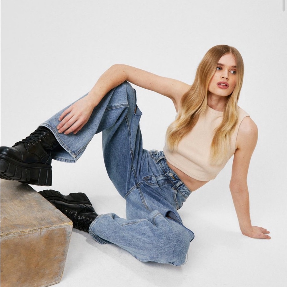 Nasty Gal Ribbed Fitted Crew Neck Cropped Tank Top